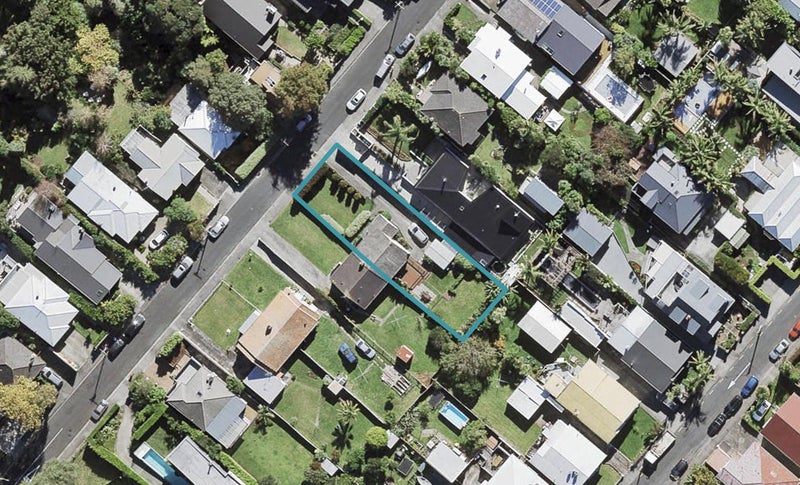 13 Livingstone Street, Westmere, Auckland - Carousel 1