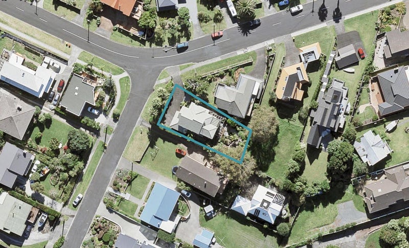101 Hebron Road, Waiake, Auckland - Carousel 1
