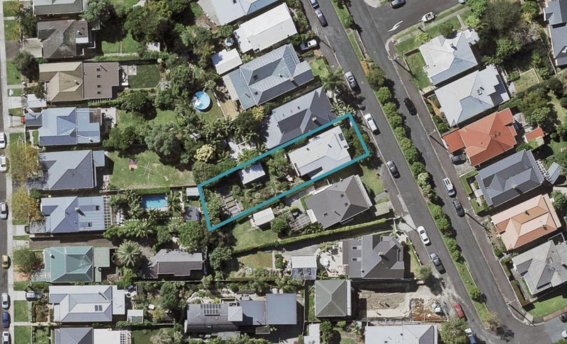 15 Shoal Bay Road, Devonport, Auckland - Carousel 1