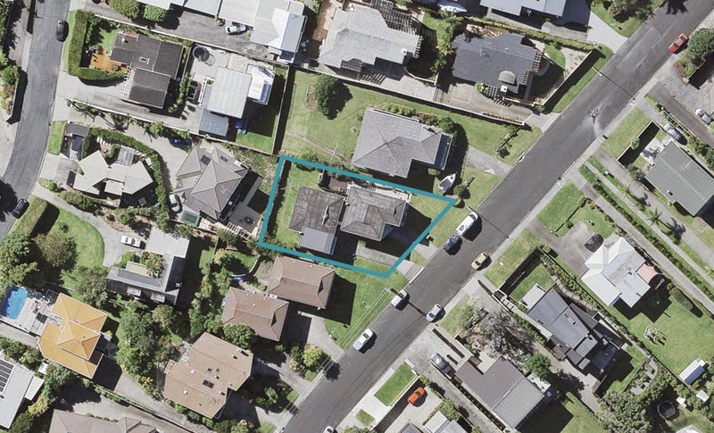 1/52 Seaview Road, Castor Bay, Auckland - Carousel 1