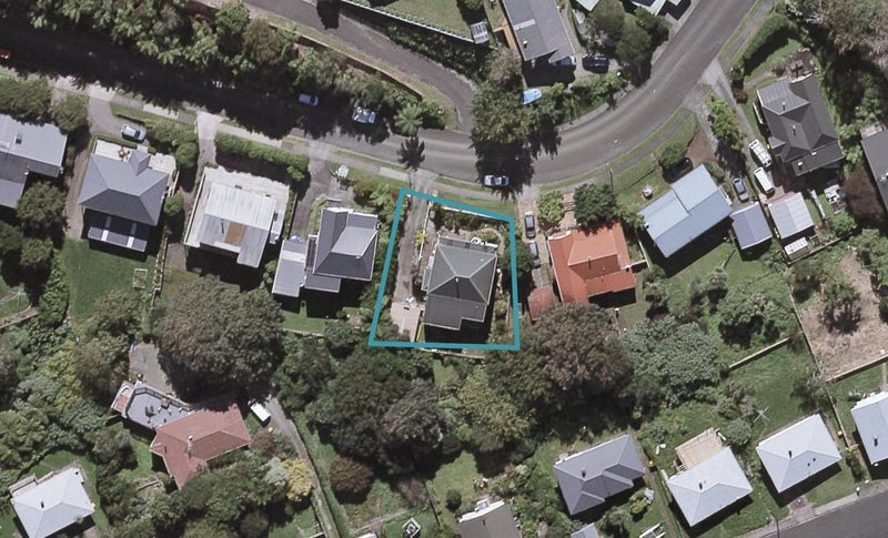 7 Sycamore Grove, Lower Vogeltown, New Plymouth - Carousel 1