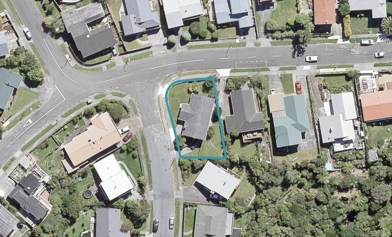 27 Acacia Avenue, Maungaraki, Lower Hutt - Carousel 1