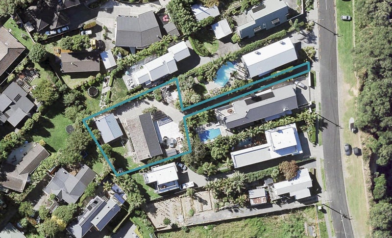 24 Marine Parade, Mellons Bay, Auckland - Carousel 1