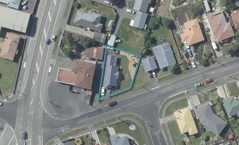 2B Brooklyn Street, Green Island, Dunedin - Carousel 1