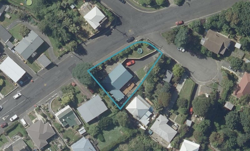 81 Neidpath Road, Mornington, Dunedin - Carousel 1
