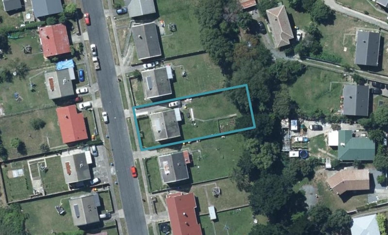 13 Waihora Crescent, Waitangirua, Porirua - Carousel 1