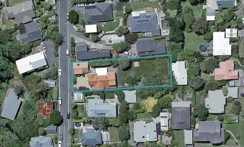 81 Creswick Terrace, Northland, Wellington - Carousel 1