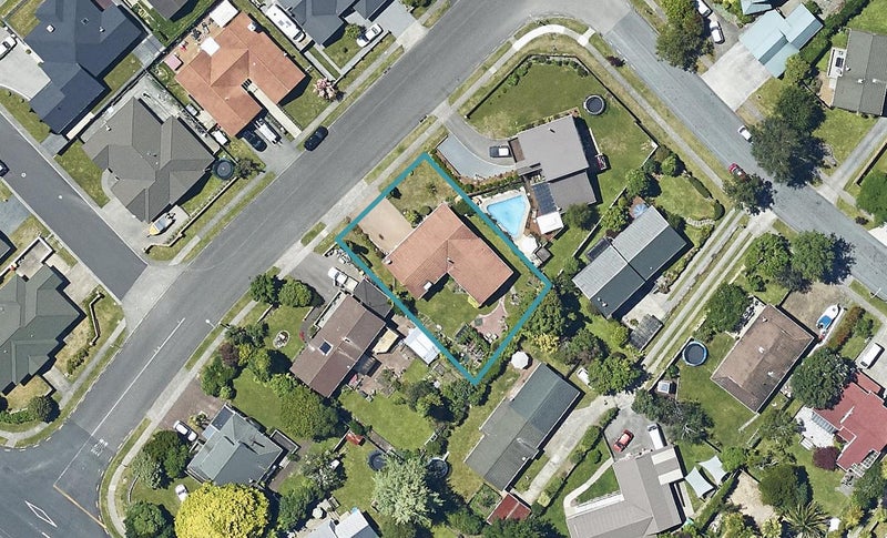 7 Owhatiura Drive, Lynmore, Rotorua - Carousel 1