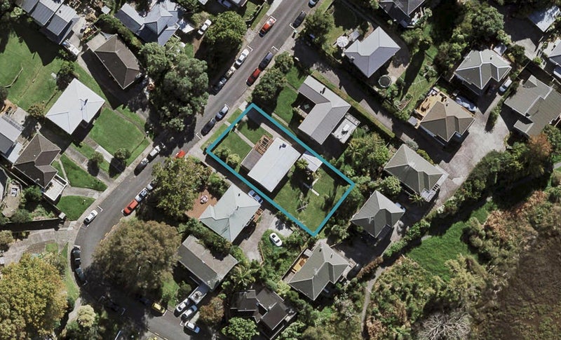 32 St Peters Street, Northcote, Auckland - Carousel 1