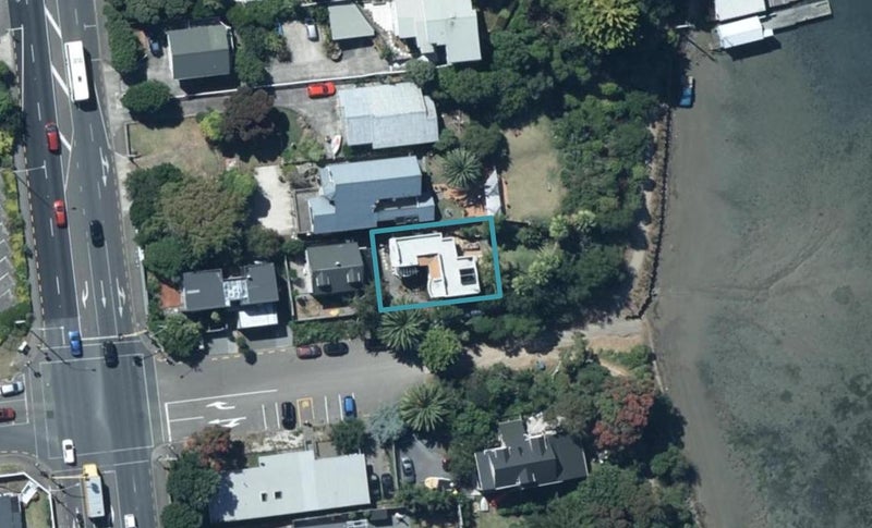 14 Pascoe Avenue, Paremata, Porirua - Carousel 1