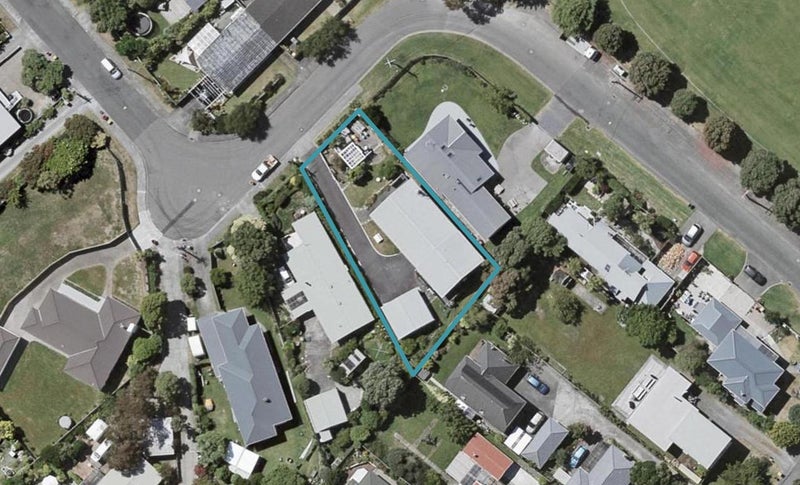 30 Vaucluse Avenue, Paraparaumu Beach, Paraparaumu - Carousel 1