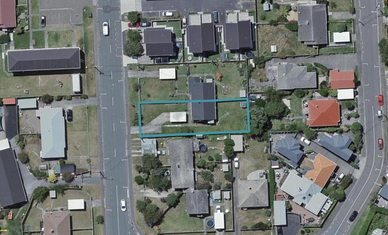 37 Strathmore Avenue, Strathmore Park, Wellington - Carousel 1