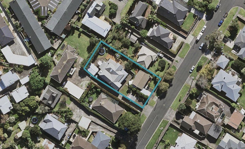 2/50 Tawa RD, One Tree Hill, Auckland - Carousel 1