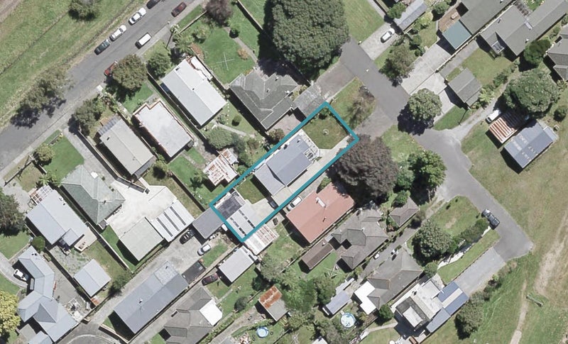 4 York Avenue, Manor Park, Lower Hutt - Carousel 1