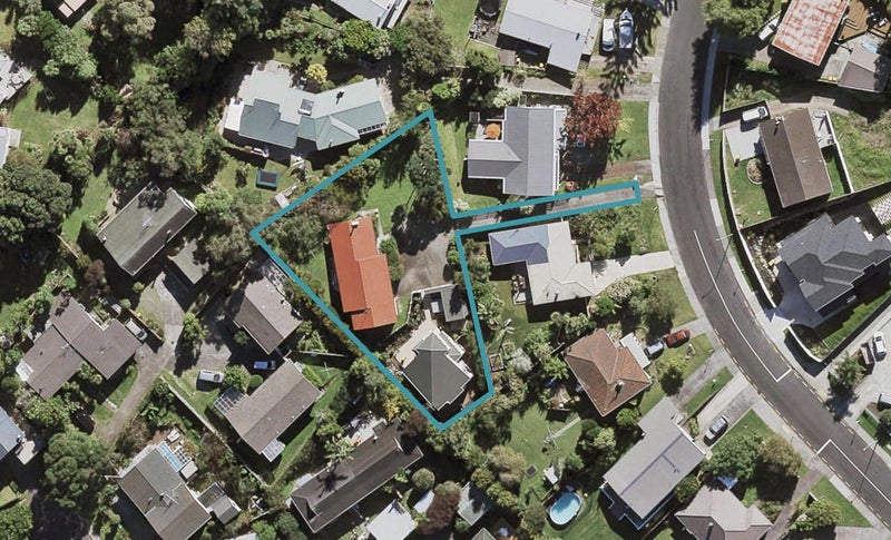 2/20 Compton Street, Hillcrest, Auckland - Carousel 1