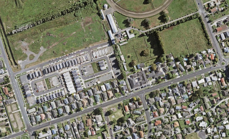55 Divide Loop, Takanini, Auckland - Carousel 1