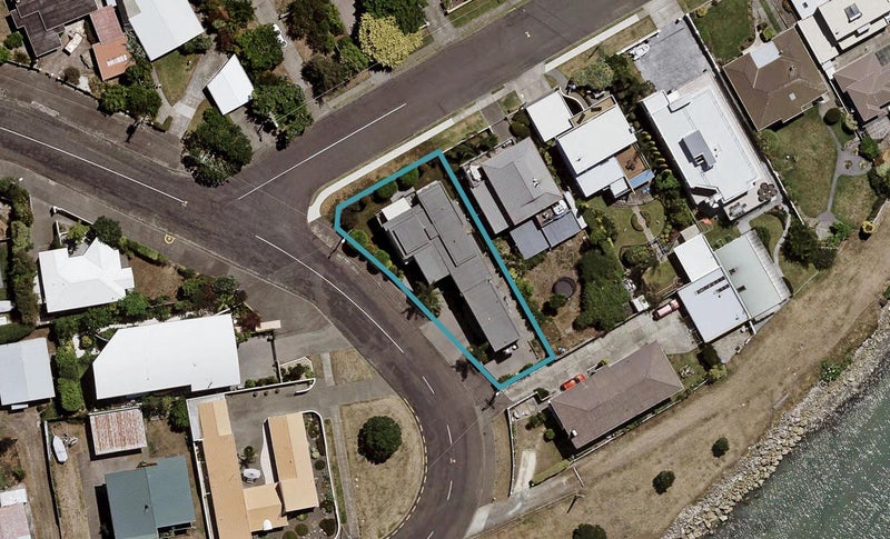 2 Whakarire Avenue, Westshore, Napier - Carousel 1