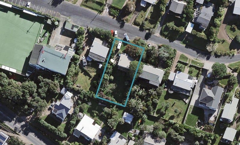 6 Marama Avenue, Surfdale, Waiheke Island - Carousel 1