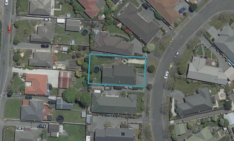 11 Creese Place, Redwood, Christchurch - Carousel 1