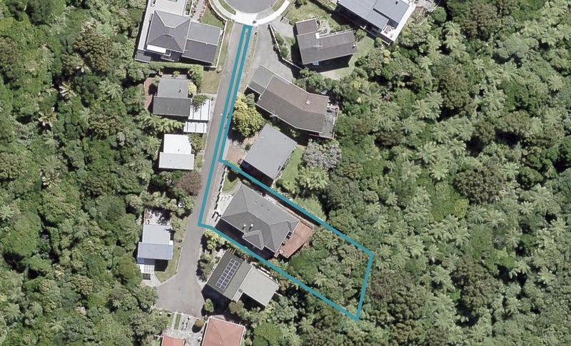 13 Laurel Grove, Maungaraki, Lower Hutt - Carousel 1