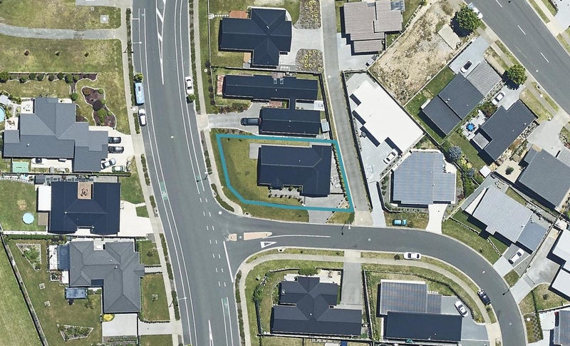 1 Rochfort Crescent, Pyes Pa, Tauranga - Carousel 1