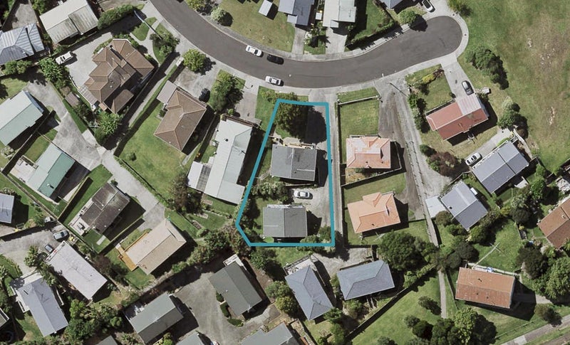 1/13 Romulus Place, Totara Vale, Auckland - Carousel 1
