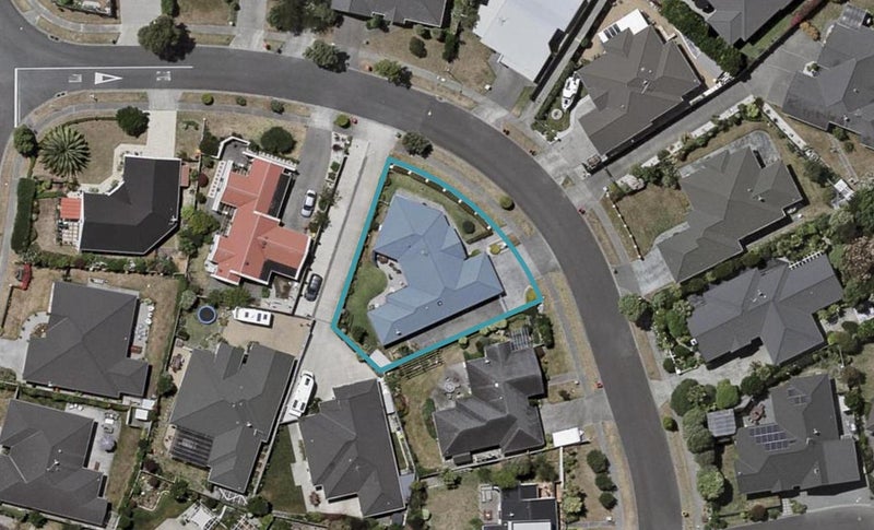10 Quadrant Heights, Paraparaumu, Paraparaumu - Carousel 1