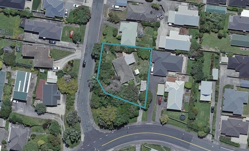 2 Warrington Grove, Newlands, Wellington - Carousel 1