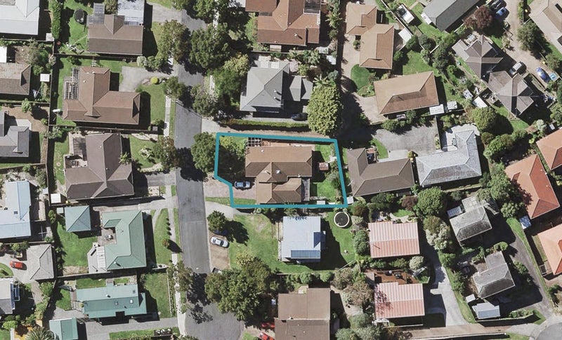 18 Parramatta Place, Botany Downs, Auckland - Carousel 1