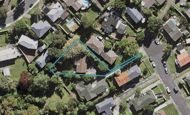 26 Mannering Place, Hillcrest, Auckland - Carousel 1