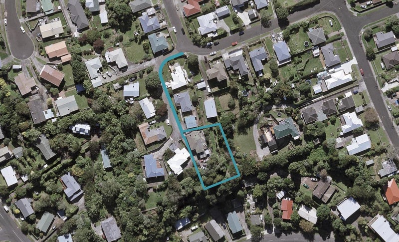 13I York Crescent, Westown, New Plymouth - Carousel 1