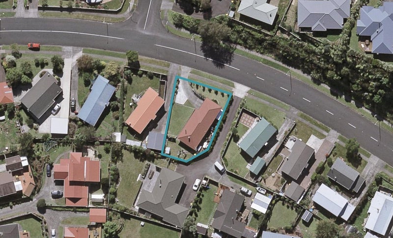 28 Poplar Grove, Whalers Gate, New Plymouth - Carousel 1