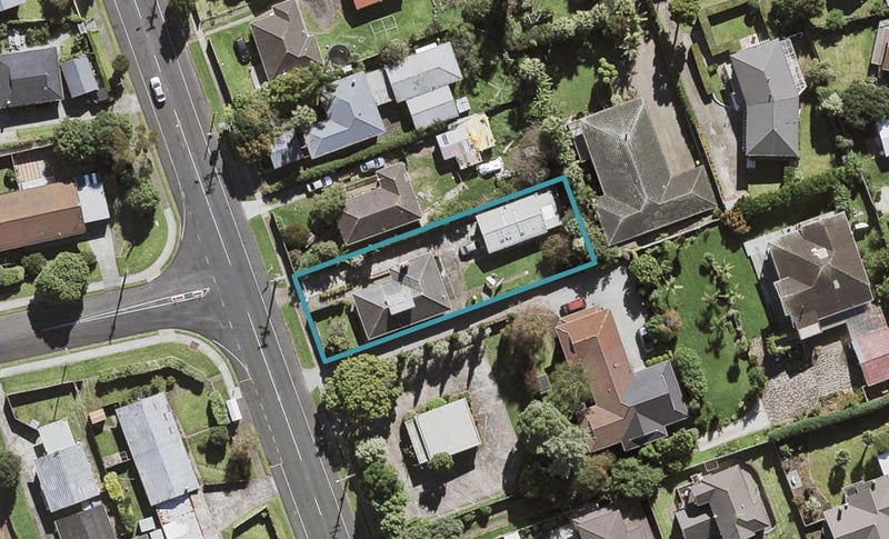 83 Wallace Road, Mangere Bridge, Auckland - Carousel 1