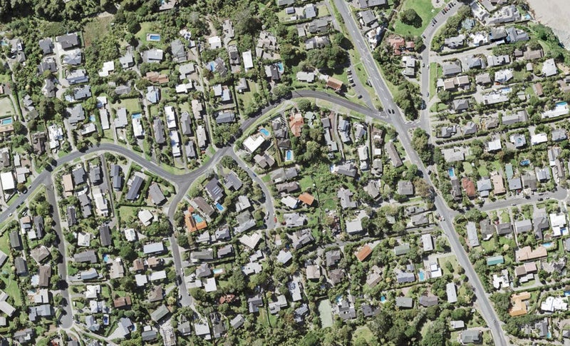 1/4 Cloverly Crescent, Campbells Bay, Auckland - Carousel 1