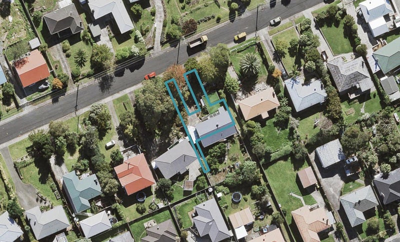 2/51 Sylvan Crescent, Te Atatu South, Auckland - Carousel 1