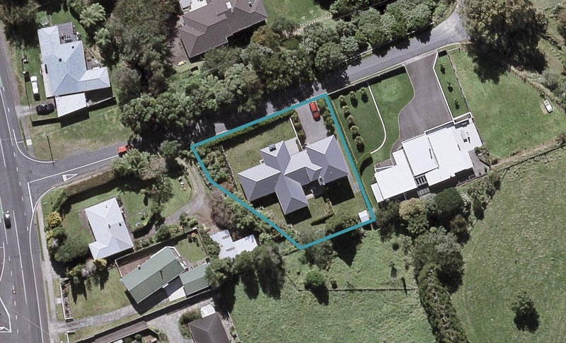 4 William Street, Highlands Park, New Plymouth - Carousel 1