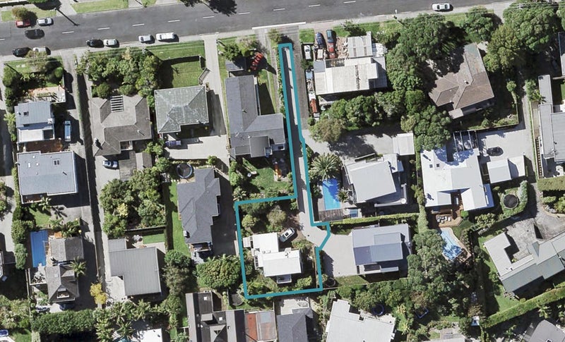 21 Castor Bay Road, Castor Bay, Auckland - Carousel 1