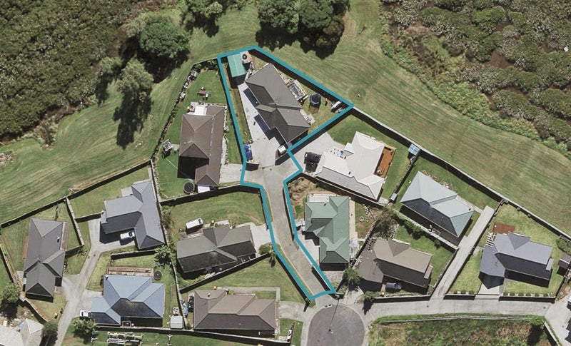 16 Tomes Lane, Favona, Auckland - Carousel 1