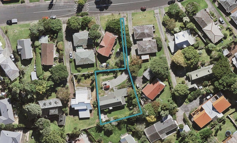 83 Moore Street, Hillcrest, Auckland - Carousel 1