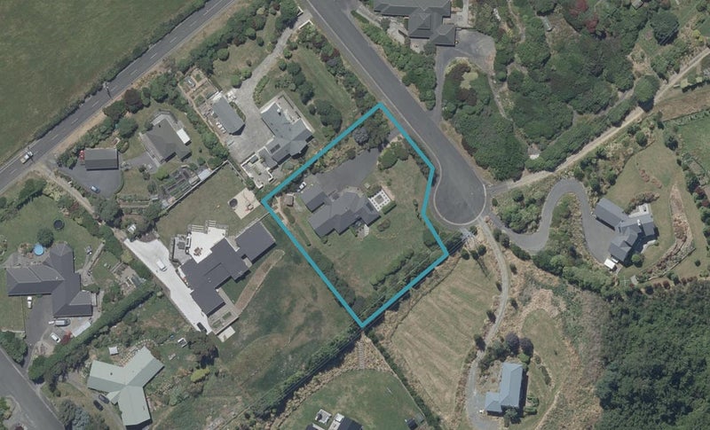 4 Joshua Place, Helensburgh, Dunedin - Carousel 1