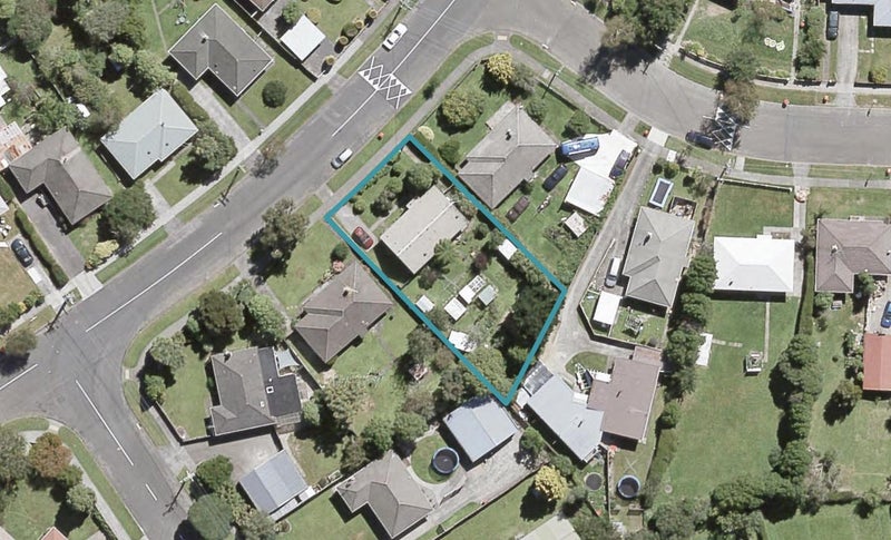 10 Holdsworth Avenue, Trentham, Upper Hutt - Carousel 1