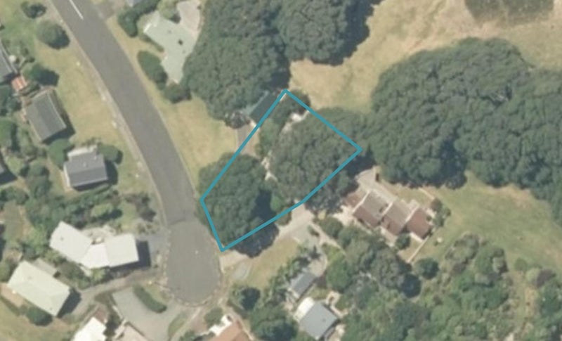 130 Oratia Place, Onemana - Carousel 1