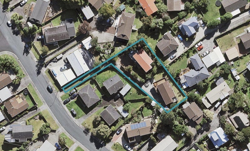 2/33 Hale Crescent, Bayview, Auckland - Carousel 1