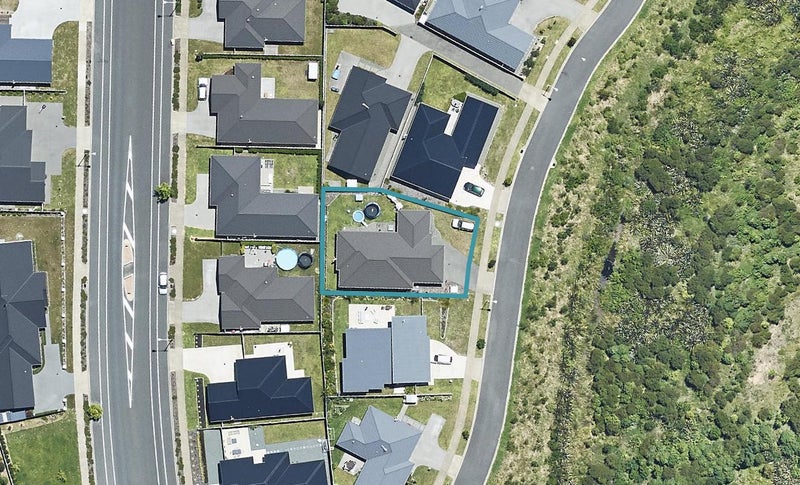 18 Conniston Way, Pyes Pa, Tauranga - Carousel 1