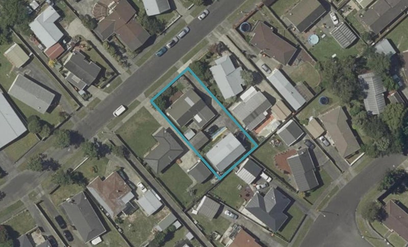 42 Raglan Avenue, Cloverlea, Palmerston North - Carousel 1
