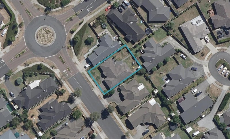 34 Barrington Drive, Huntington, Hamilton - Carousel 1