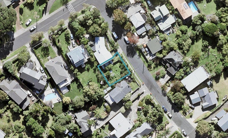13A Rewi Street, Torbay, Auckland - Carousel 1