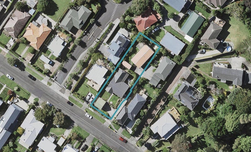 2/16 Coronation Street, Belmont, Auckland - Carousel 1