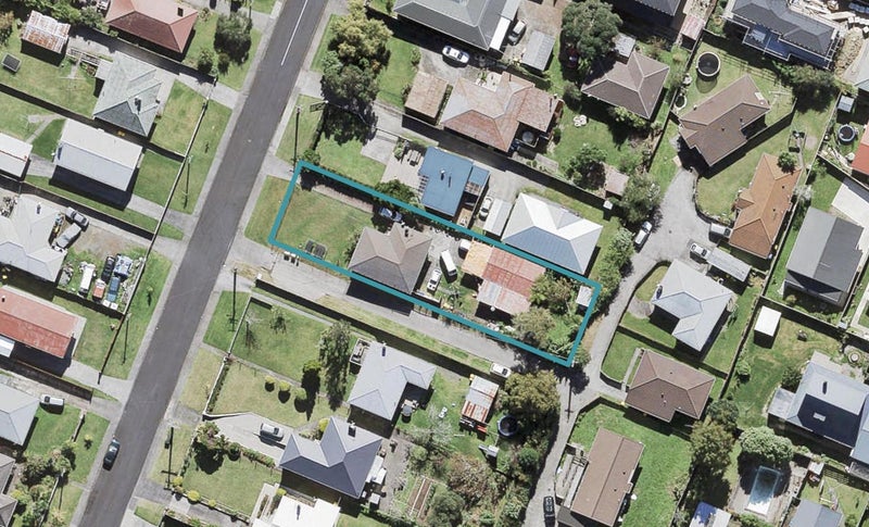 8 Laura Street, Kelston, Auckland - Carousel 1