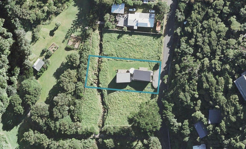 28 Karekare Road, New Lynn - Carousel 1